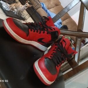 Nike Air Jordan 1 Retro High Red Black Sneakers